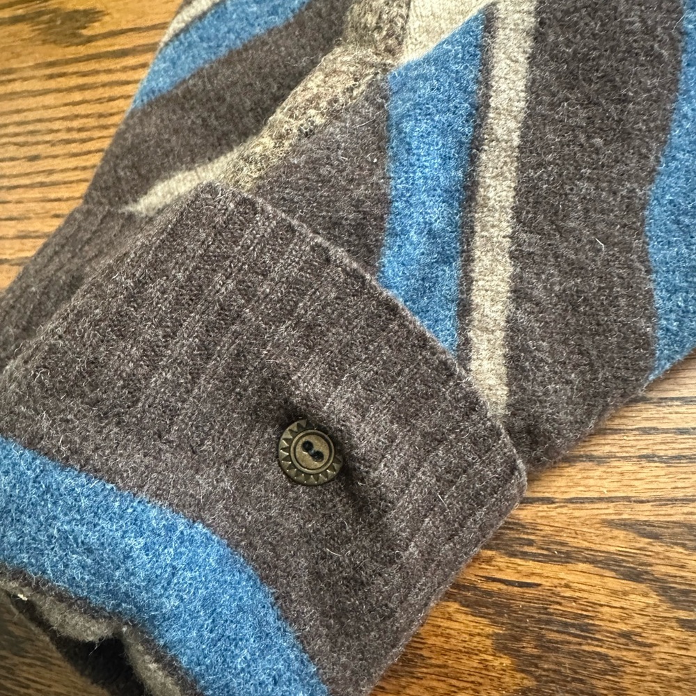 Handmade wool mittens. One size - Picture 2 of 6